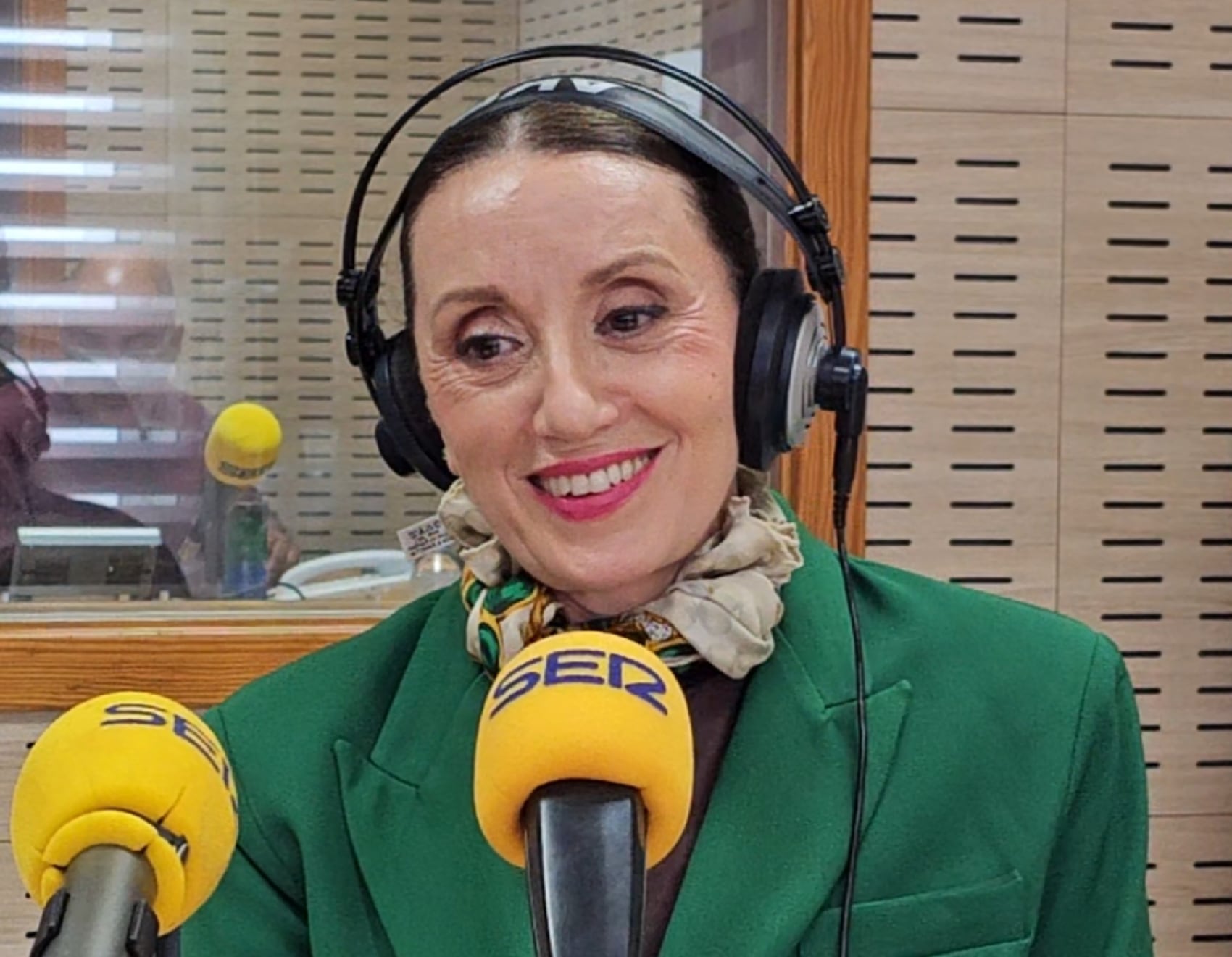 Luz Casal en los estudios de SER Las Palmas