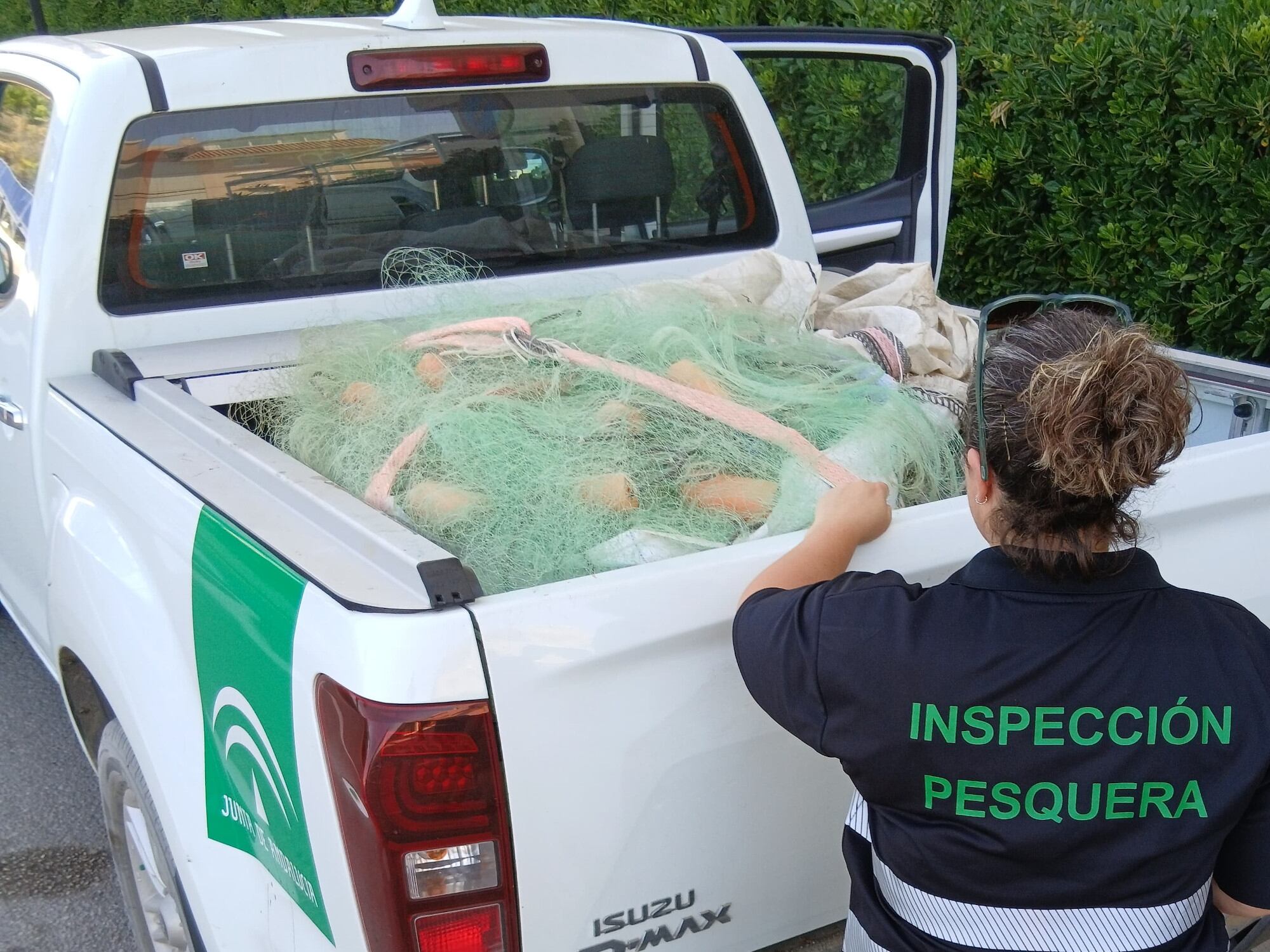 Intervención de artes de pesca ilegales en Sabinillas