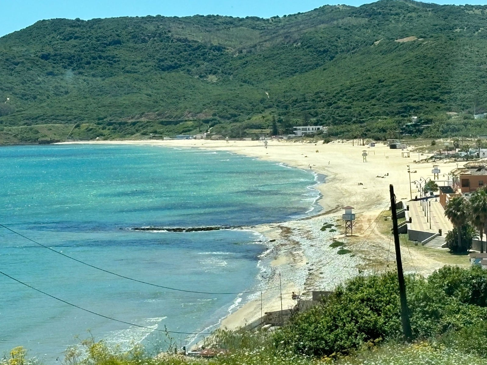 Limpieza de la playa en Getares