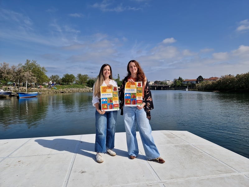 Sandra Caballero delegada de Juventud del ayuntamiento de Irun e Irati Redondo directora del área