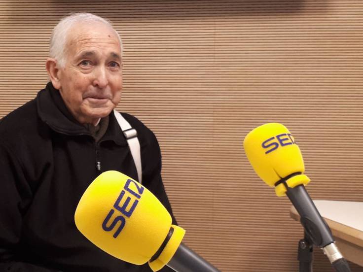 Santiago Manguán en los estudios de Radio Aranda de la Cadena SER en 2019