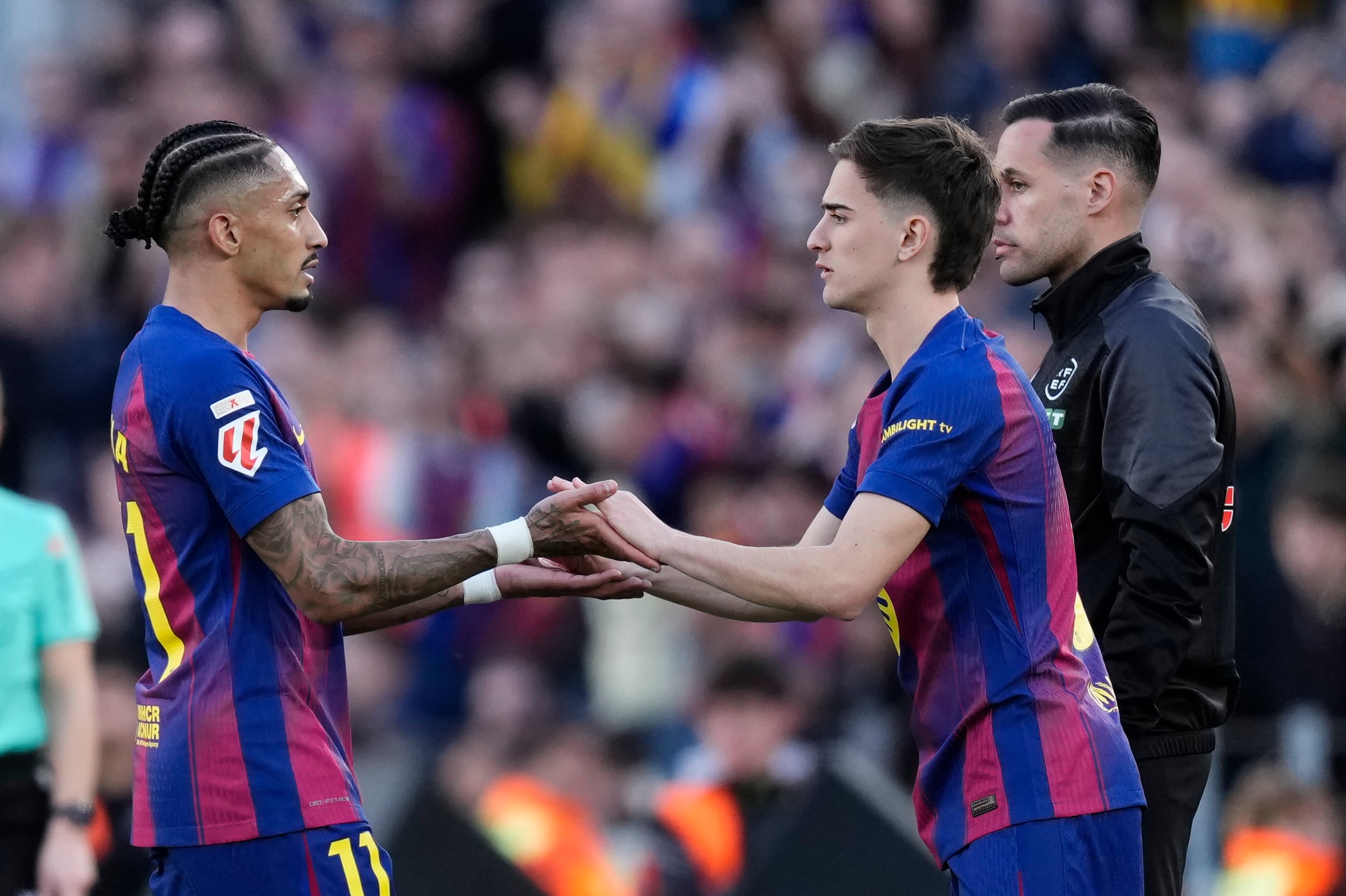 Gavi entra al terreno de juego tras más de 200 días de lesión