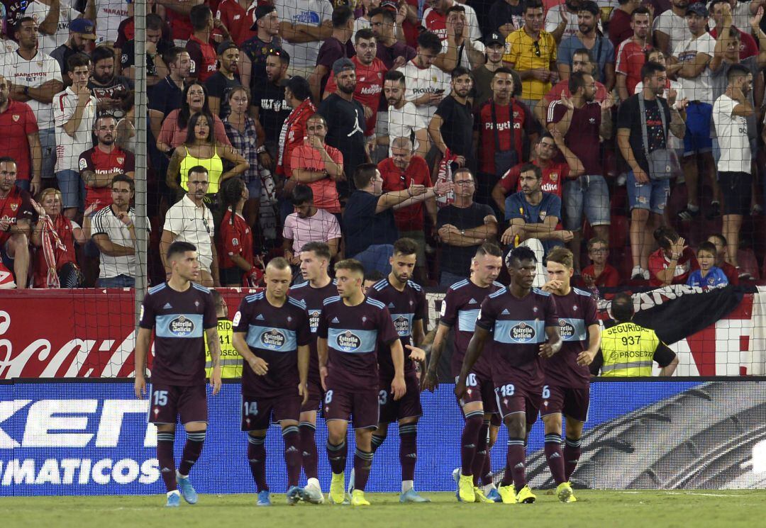 El Celta celebra el gol del empate en el Sánchez Pizjuán