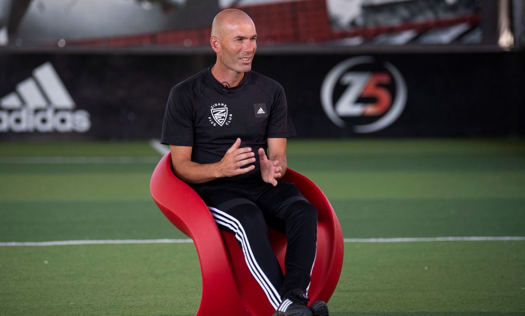 Zidane, en un campamento de fútbol el pasado verano