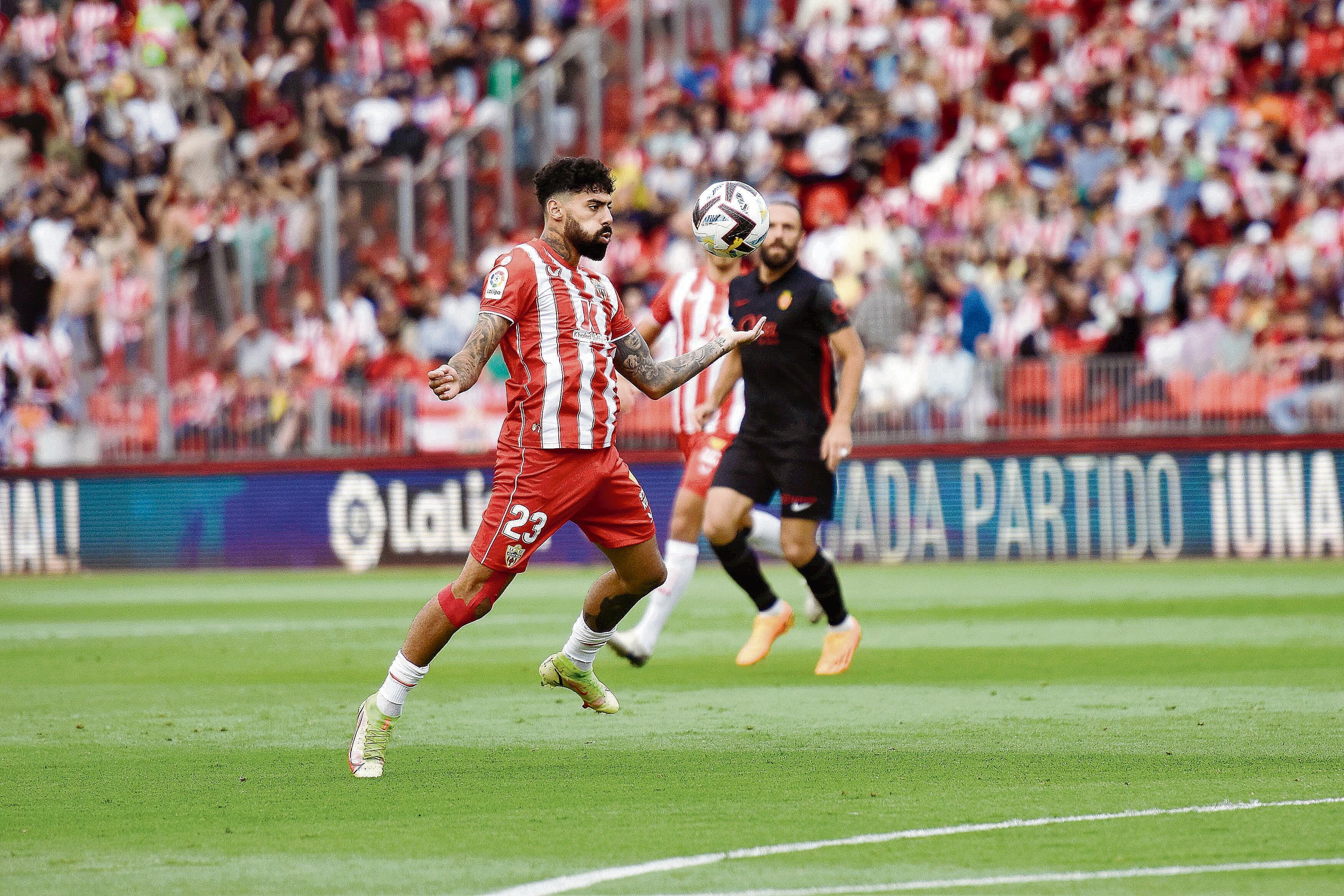La raza de Samú Costa, clave en el Almería.