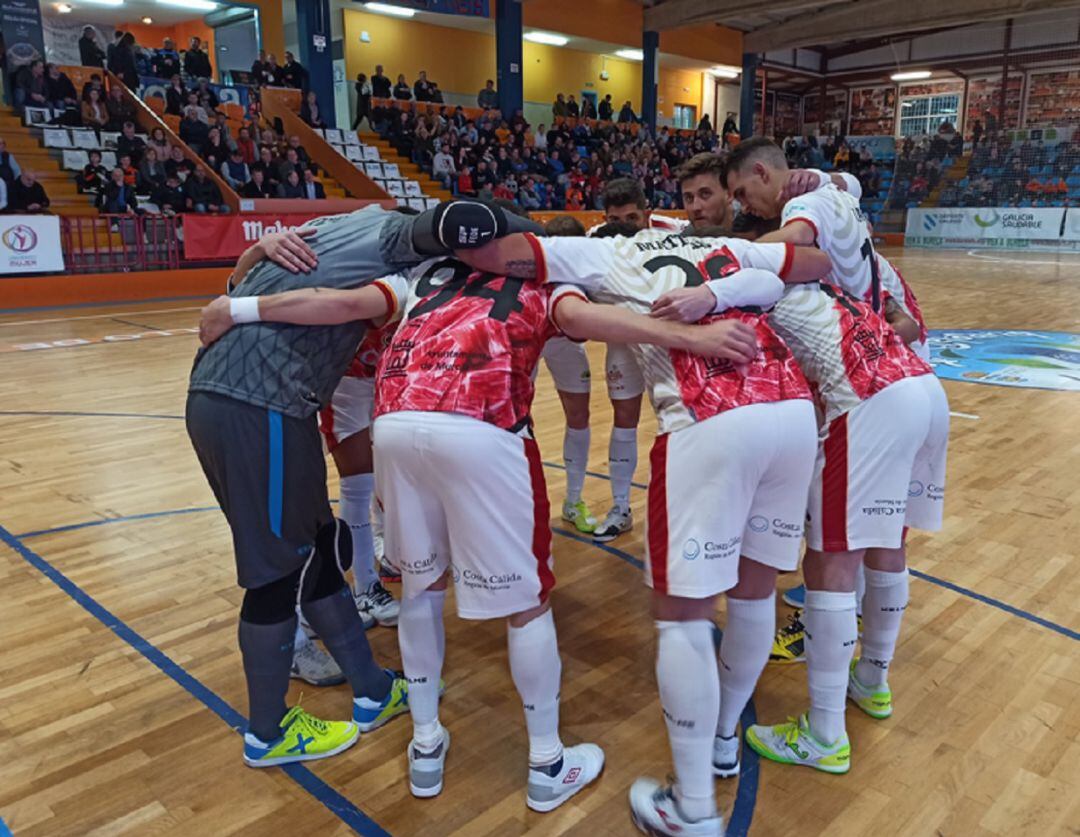 El equipo se conjura antes de su partido ante Burela