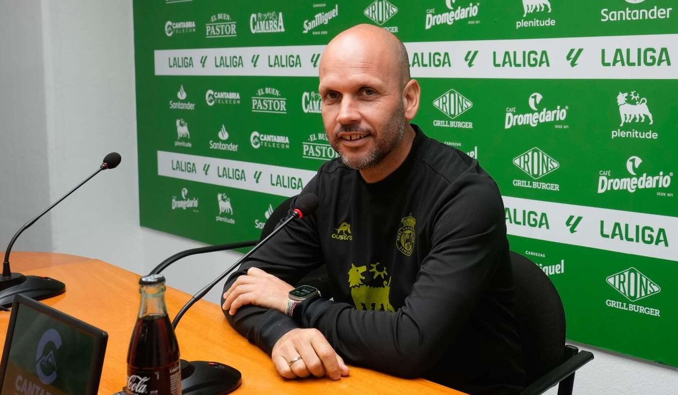 José Alberto, entrenador del Racing.