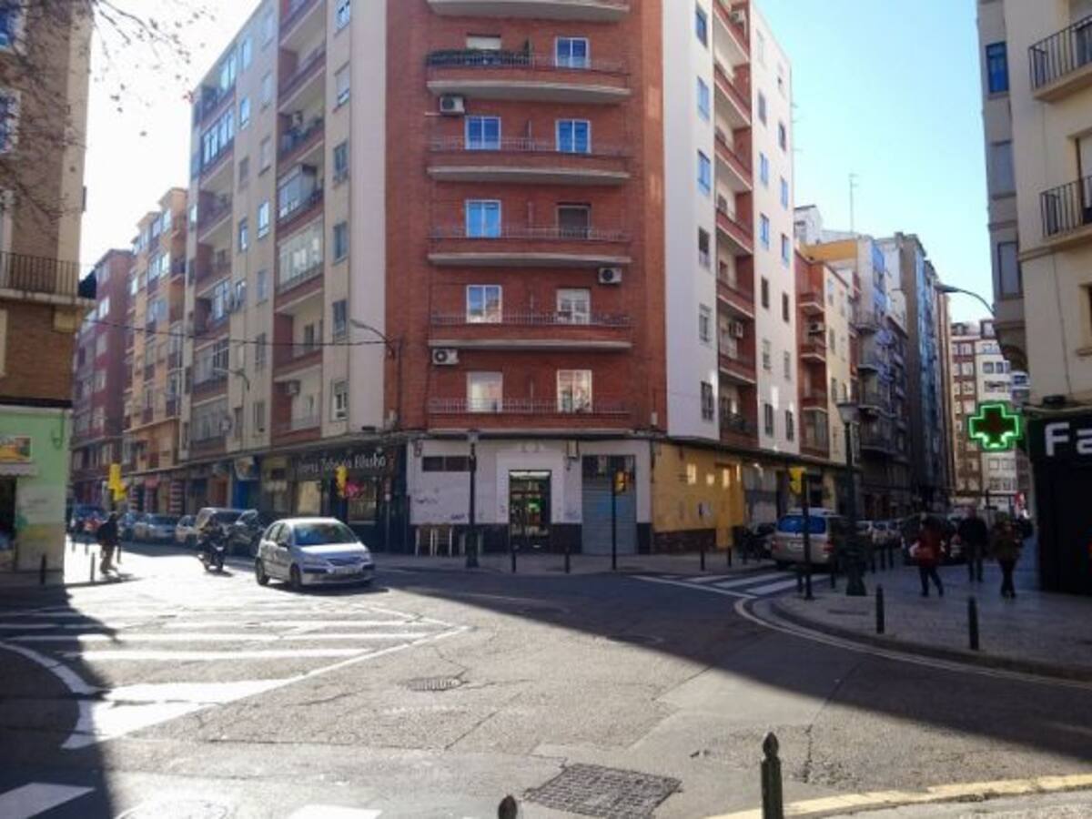 Sancionado un bar de Moncasi por fomentar el consumo de alcohol en la calle