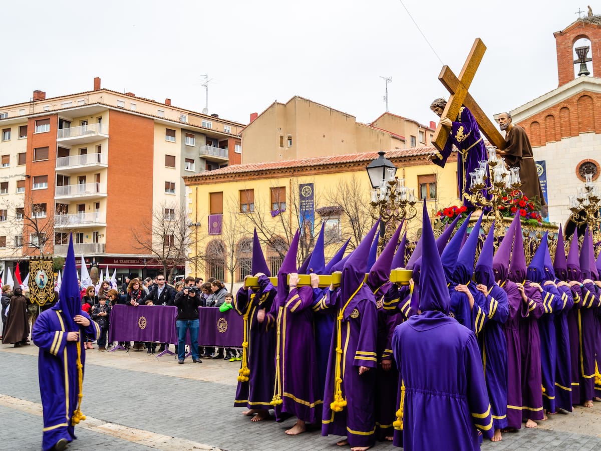 Tres actos para el Viernes Santo en Palencia: la Procesión de Los Pasos, el Descendimiento y el Santo Entierro