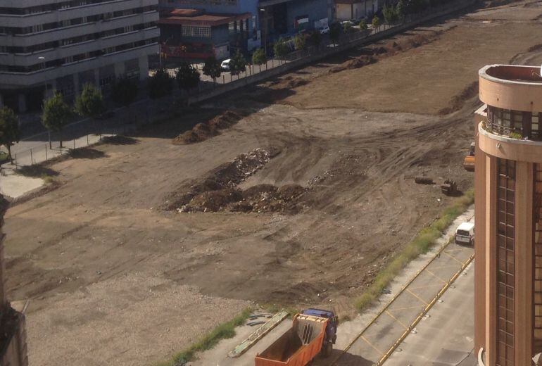 Aspecto de la adecuación del solar de las vías. 