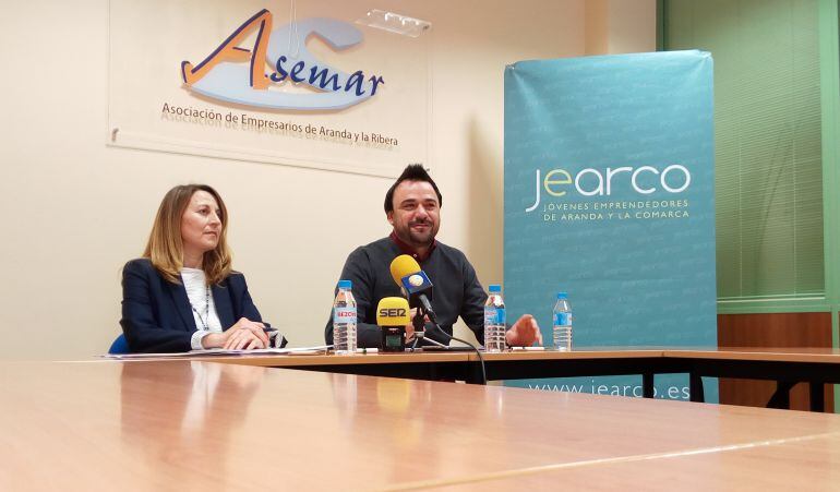 Celia Bombín, concejala de Promoción y Desarrollo del Ayuntamiento de Aranda y César Guerra, vicepresidente de JEARCO