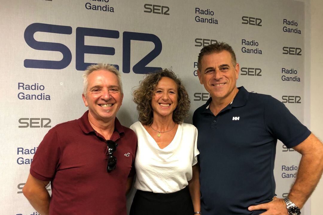 Juli Signes, Toni Fornet y Joaquina Barba en El Abierto de Radio Gandia SER.    