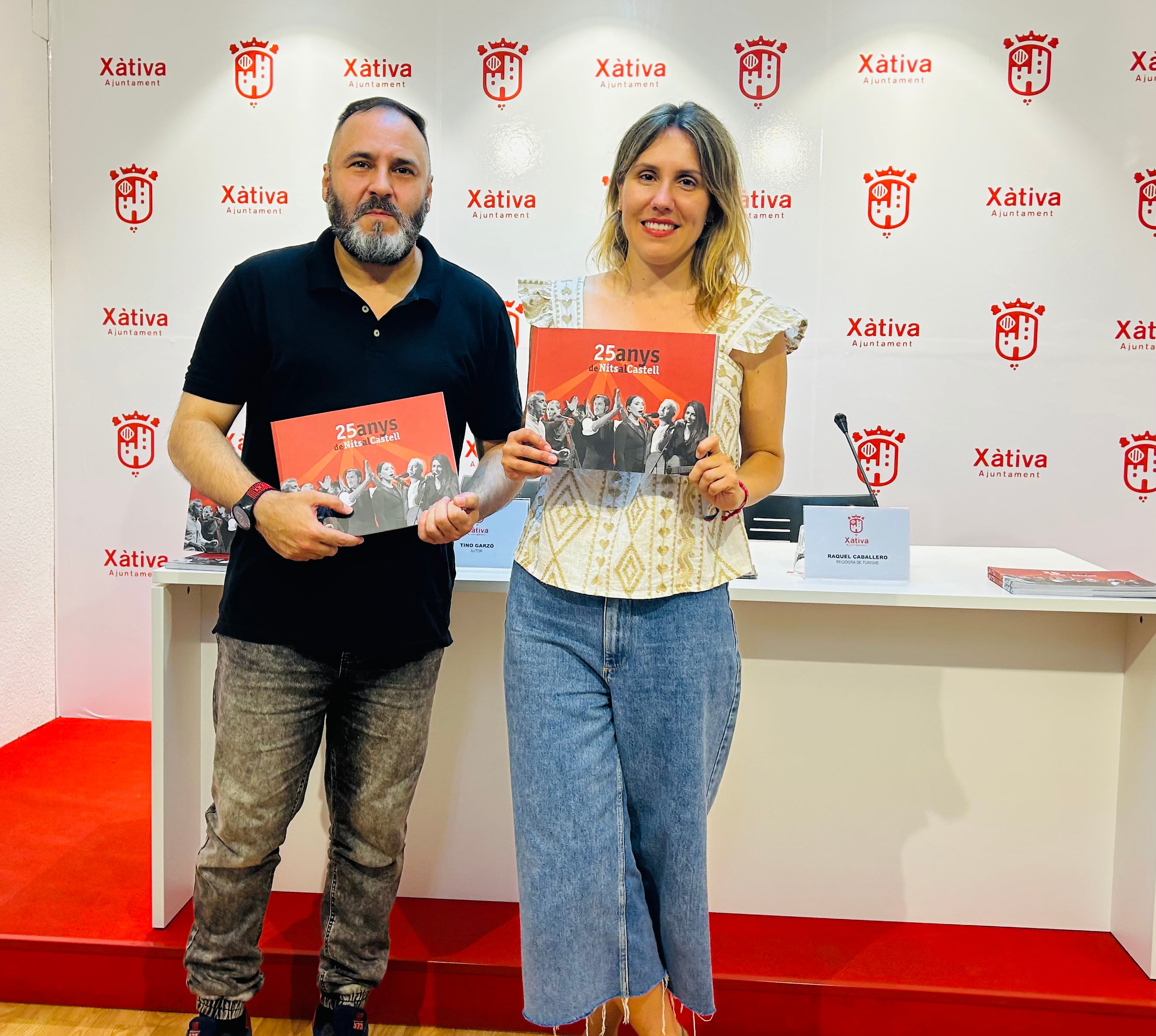 Presentación del libro &quot;25 anys de Nits al Castell&quot;