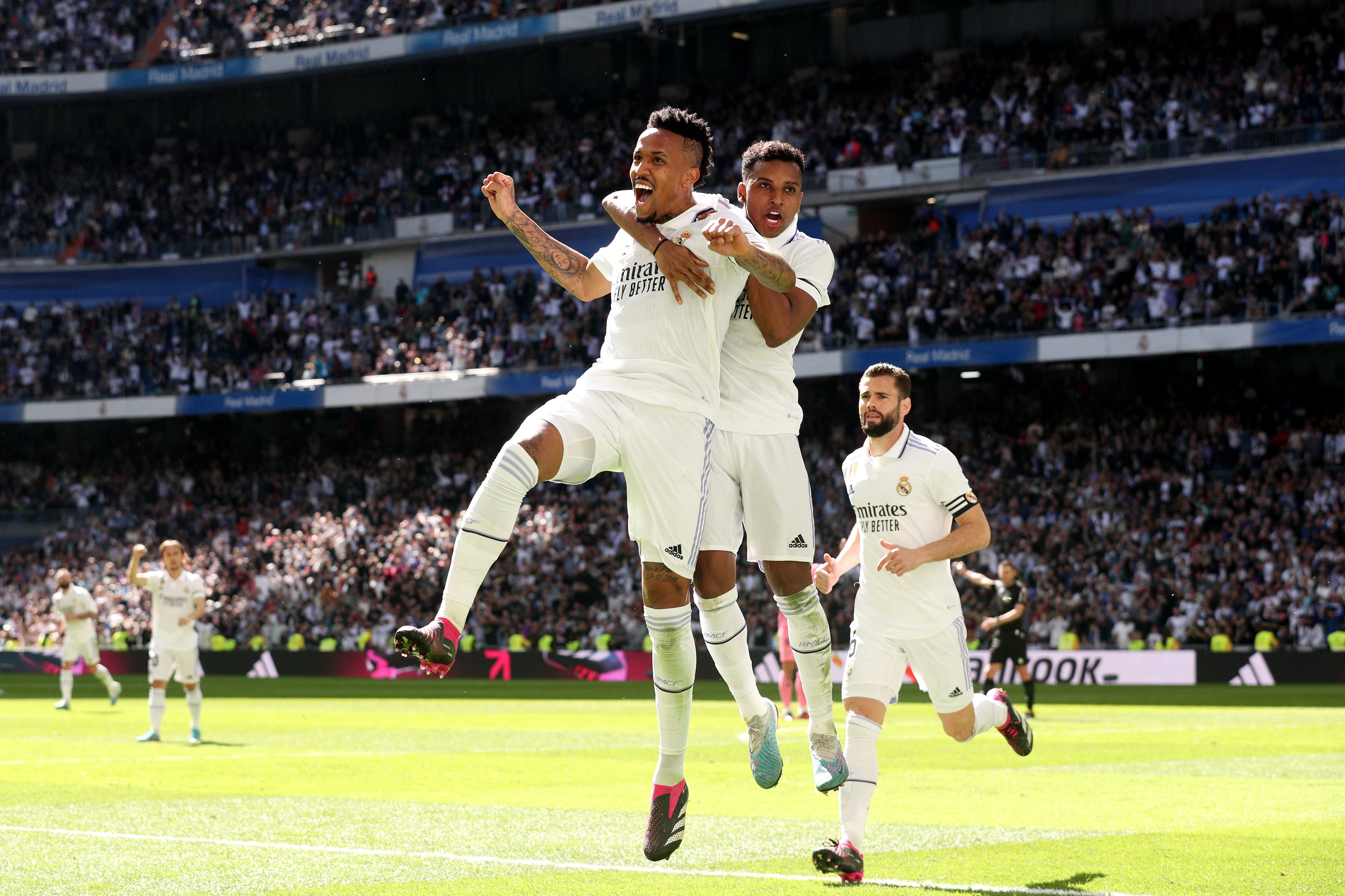 Militao y Rodrygo celebran el 2-1 del brasileño.