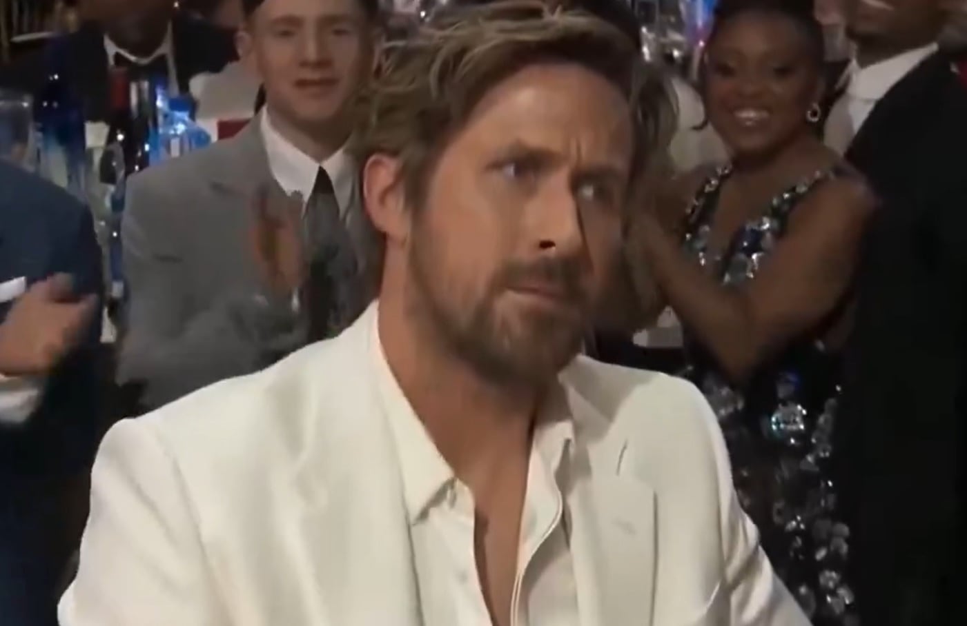 La reacción viral de Ryan Gosling al recibir el premio a mejor canción en los Critics Choice Awards