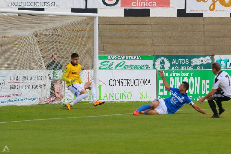 Juampe define el segundo gol.