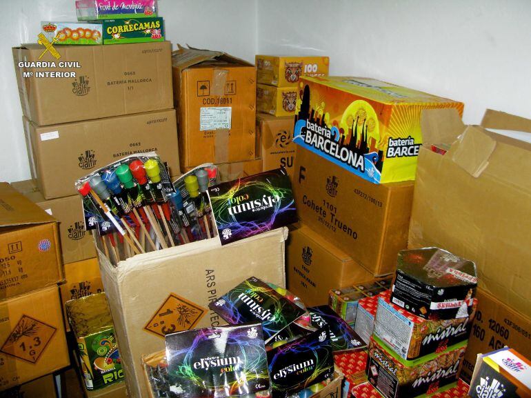 Entre los artículos intervenidos hay petardos, tracas o bombetas