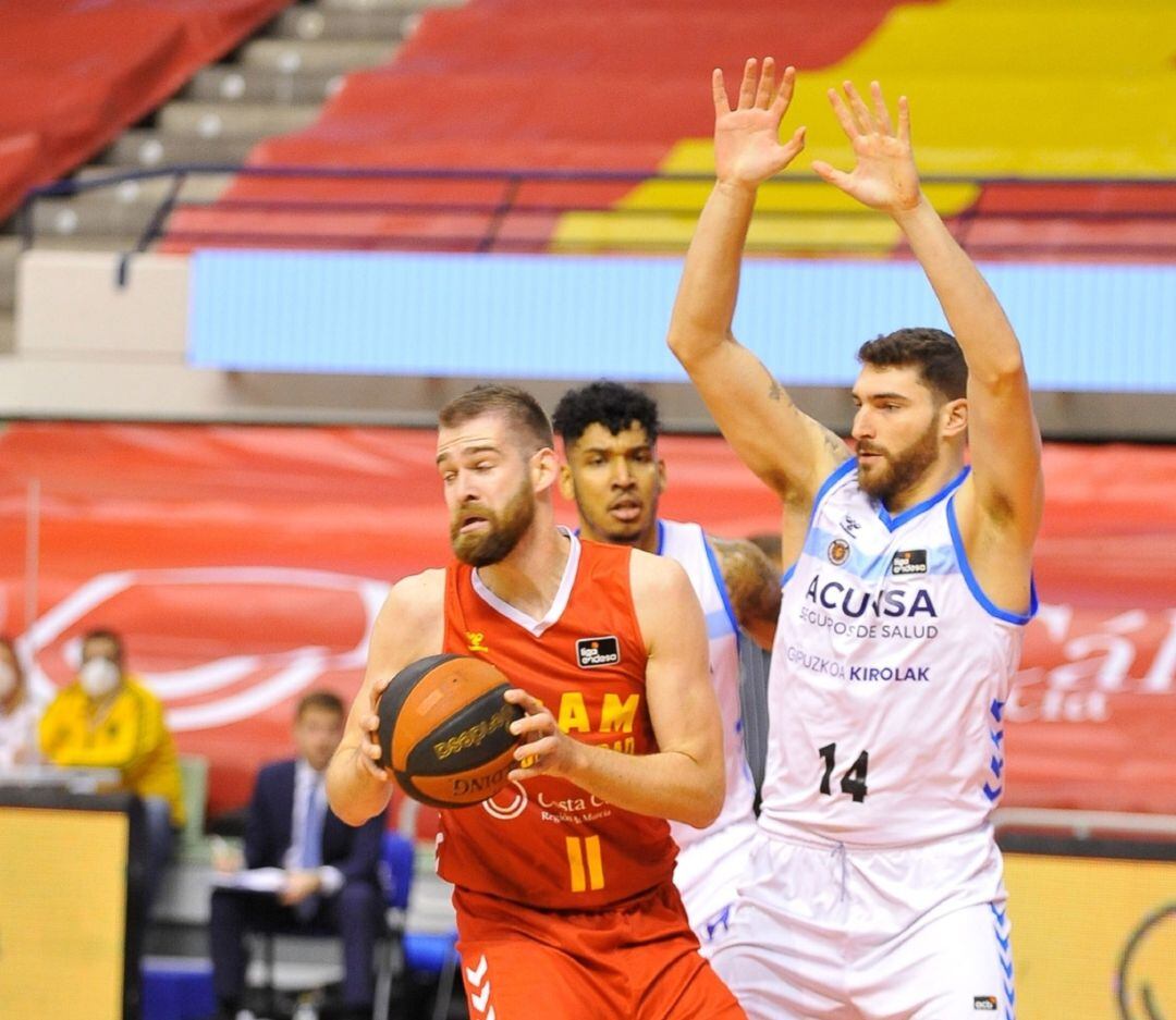 Radovic con el balón
