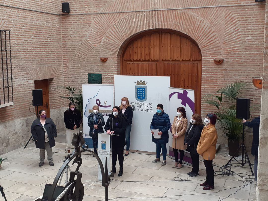 Acto institucional celebrado en el Ayuntamiento de Medina del Campo con motivo del 8M