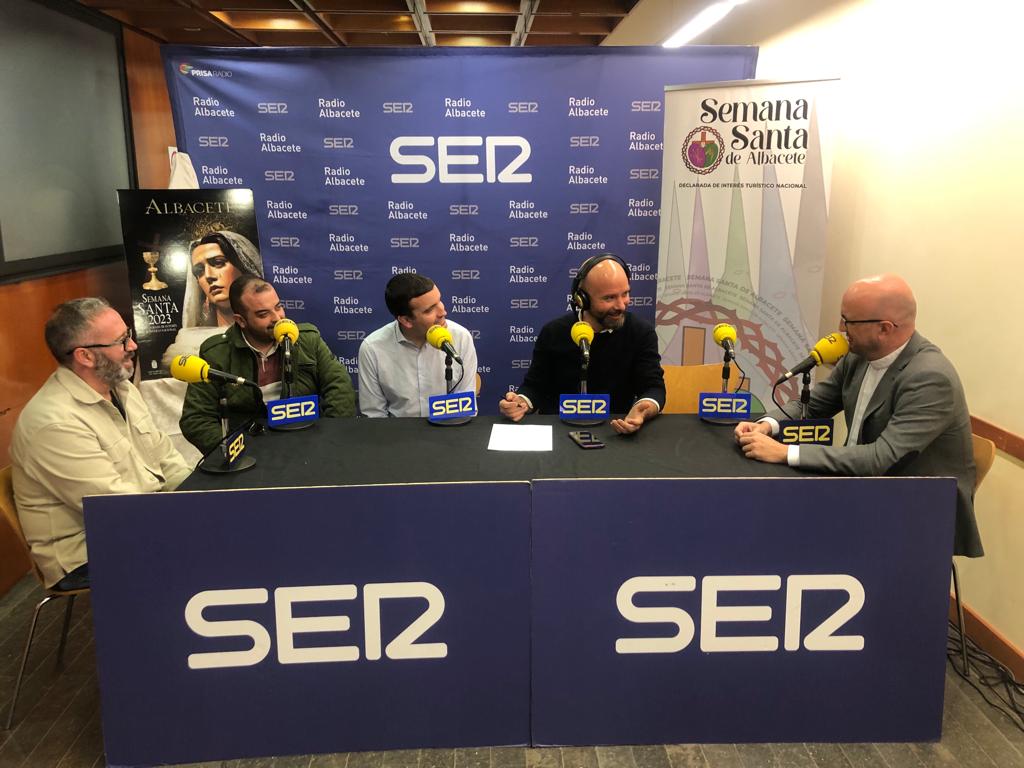 El pregonero, el coordinador de procesiones, el presidente de la Semana Santa y el delegado de religiosidad popular