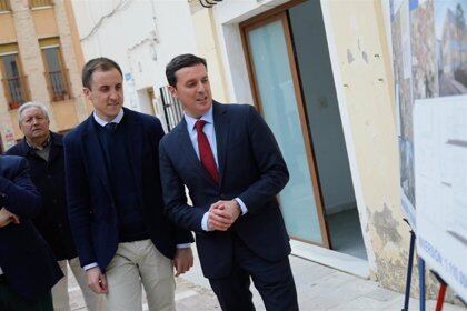 El presidente de la Diputación, Javier García visita el municipio de Vera.