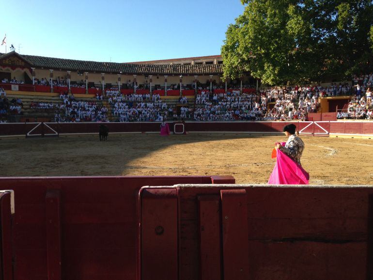 El tejado de los palcos de la plaza es la parte más deteriorada de la plaza