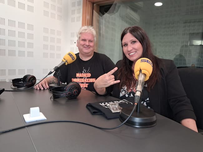 José María Tejada (promotor) y Ana Gorcal (Koven) en los estudios de SER Madrid Sur