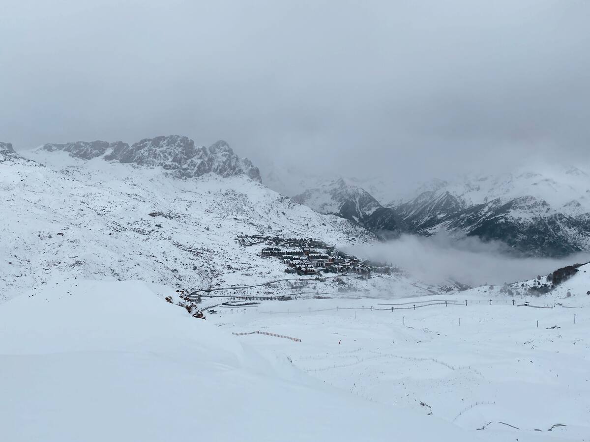 Nuevo varapalo para la economía del Alto Gállego "con retrasar la apertura de estaciones y movilidad entre provincias"