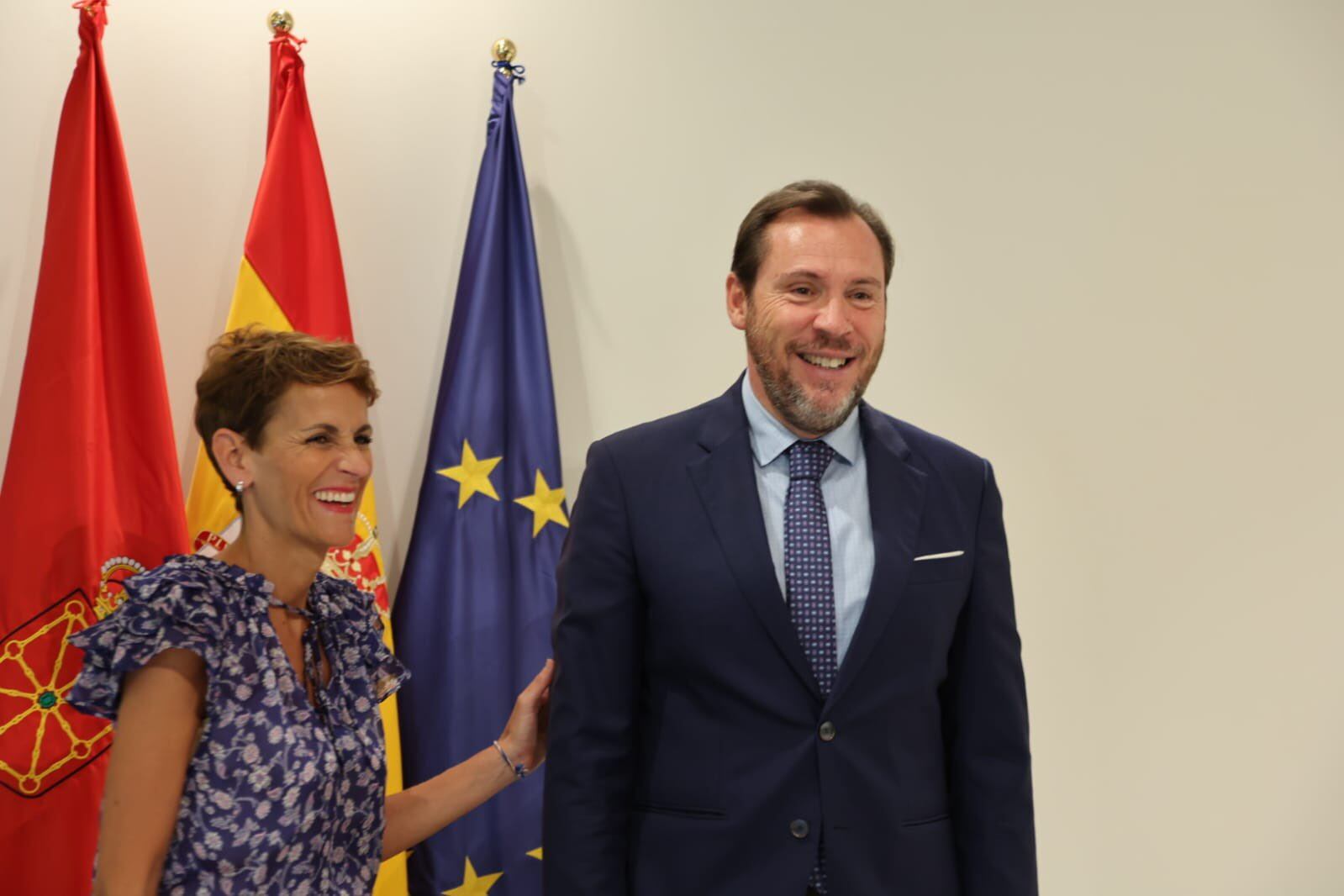 El ministro y la presidenta navarra María Chivite se han reunido en Pamplona