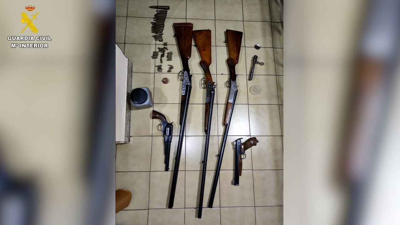 Armas de las que se ha incautado la Guardia Civil.