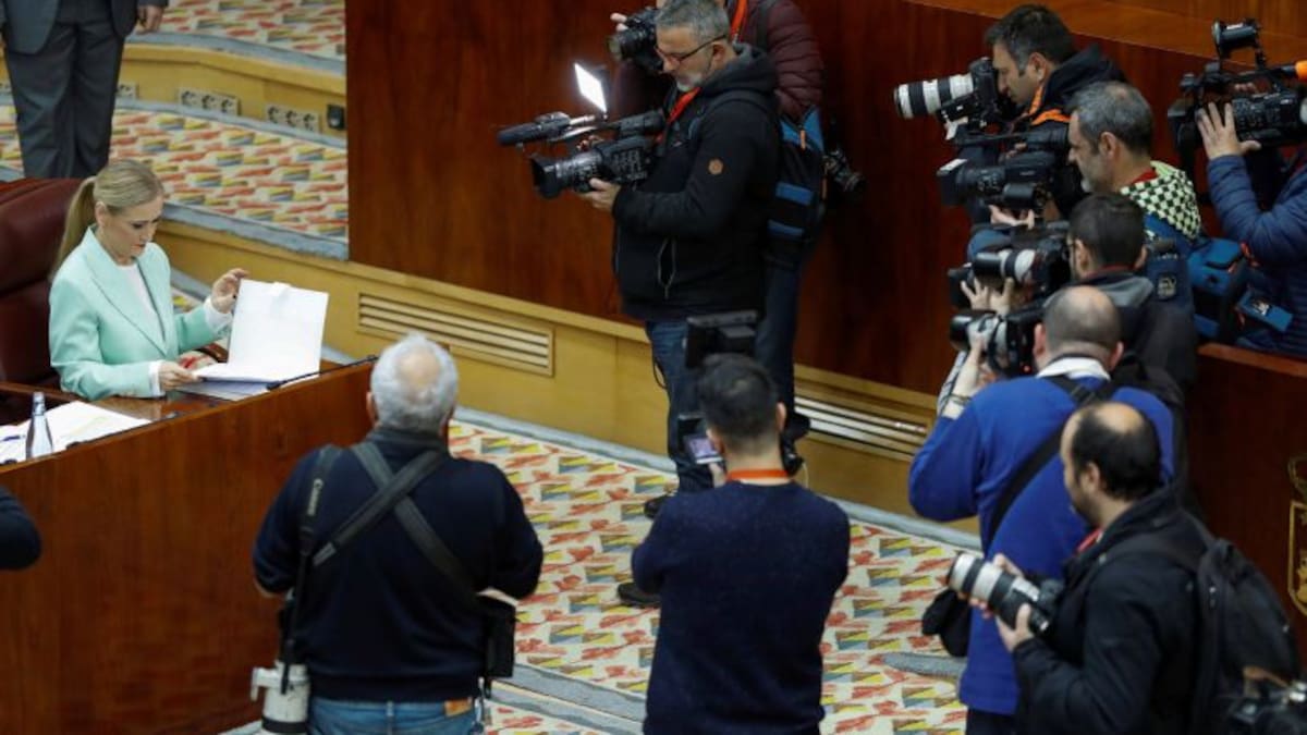 Cifuentes podría no tener ni la EGB