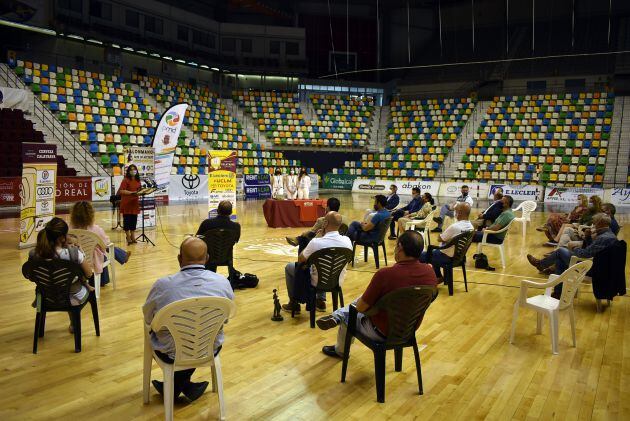 Recepción en el Quijote Arena a los equipos participantes