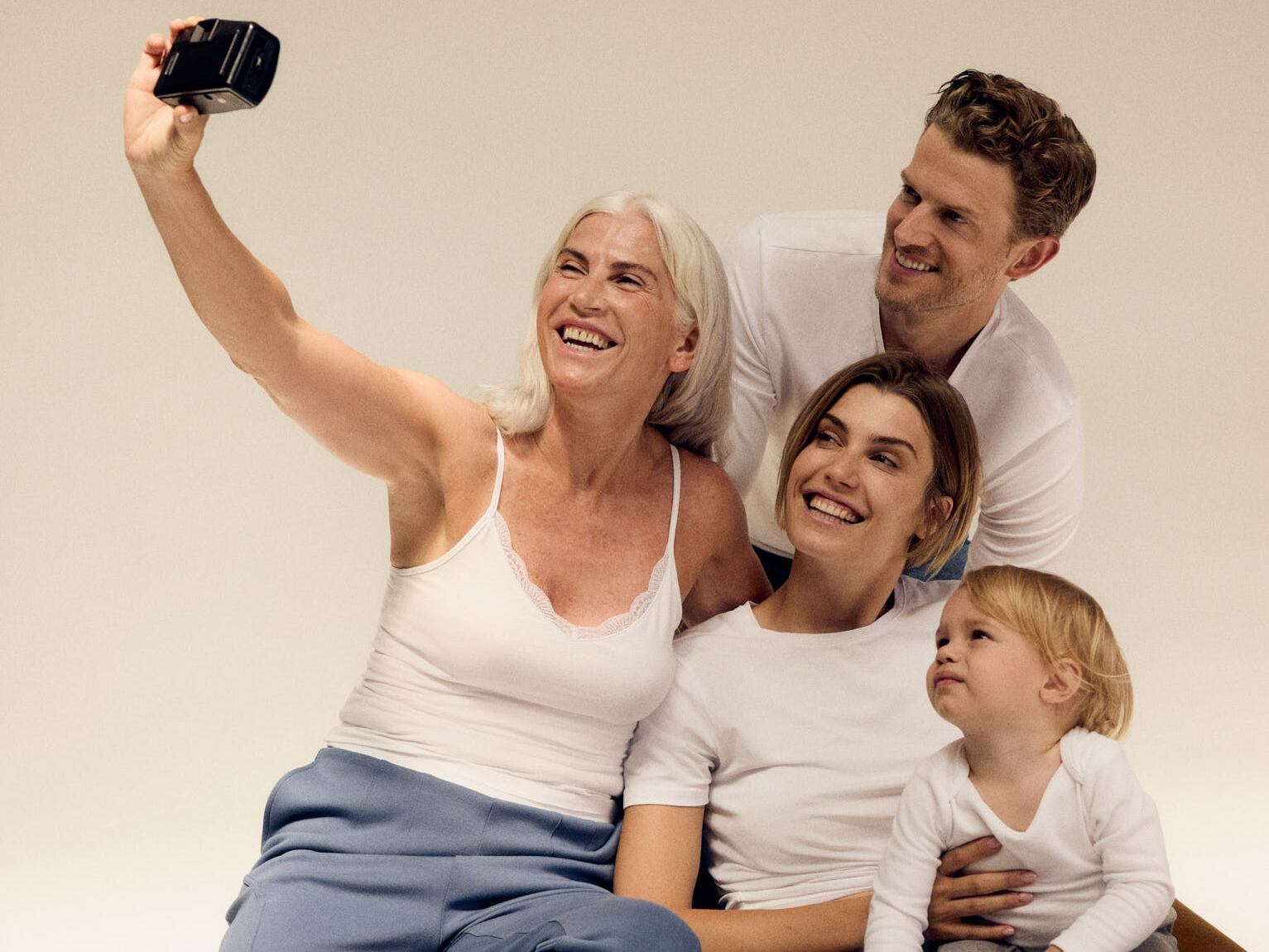 Ysabel Mora presenta “Welcome to Yourself”, una invitación a cuidar tu mundo interior en todas las etapas de la vida