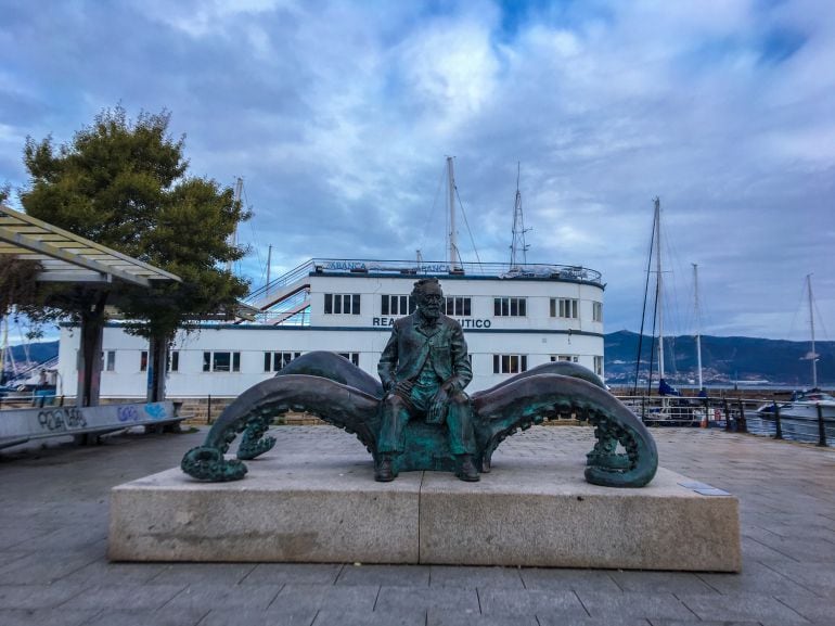 Estatua de Julio Verne en Vigo