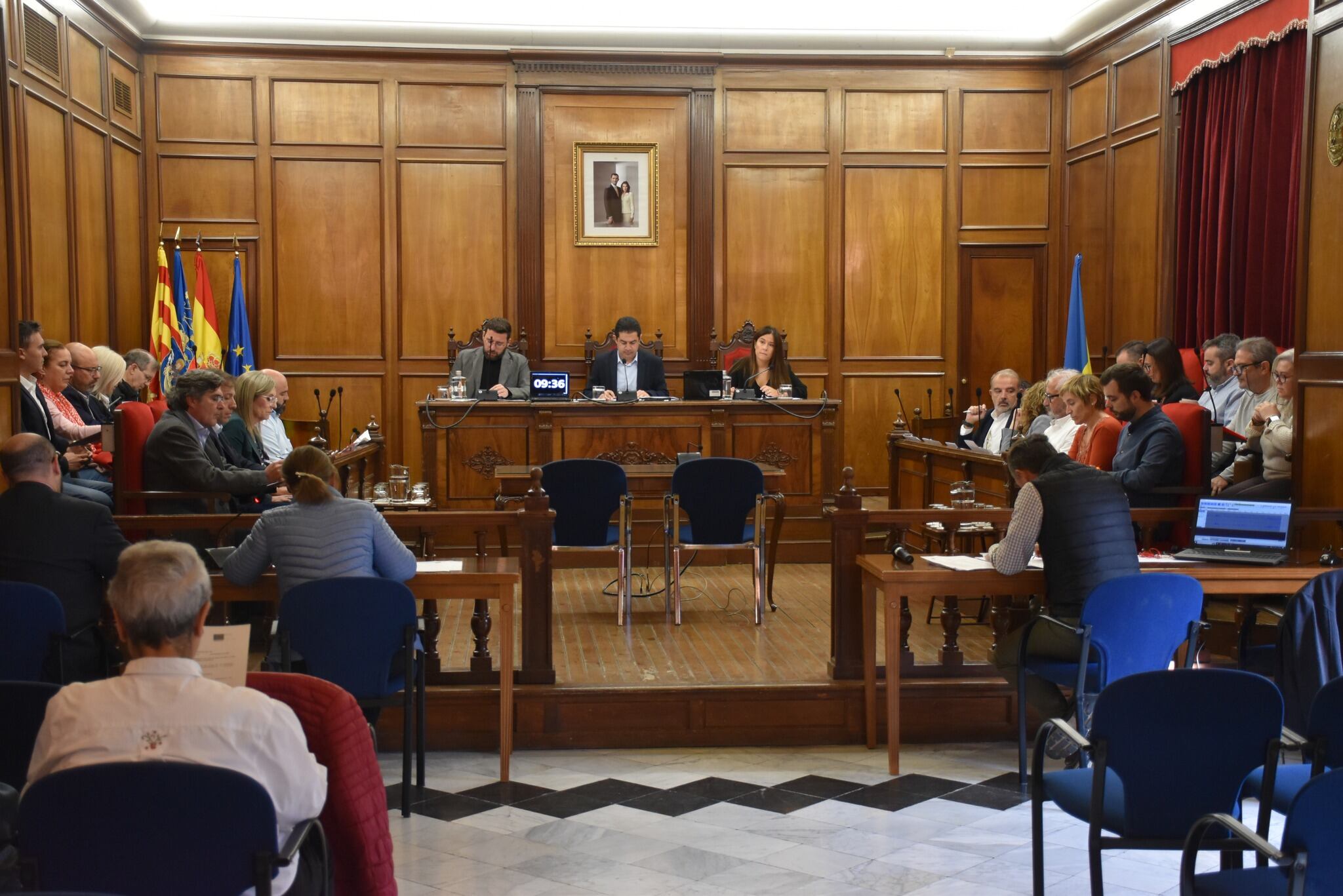 Un instante del pleno celebrado este viernes en el Ayuntamiento de Alcoy.