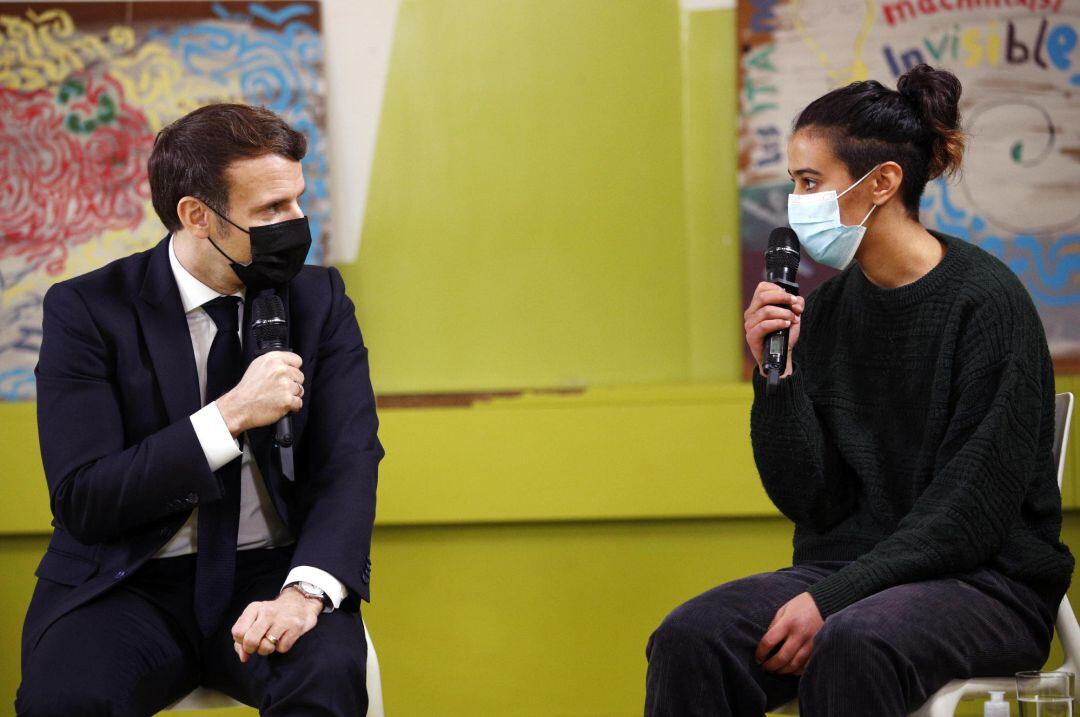 Emmanuel Macron, presidente francés, durante una reunión con estudiantes