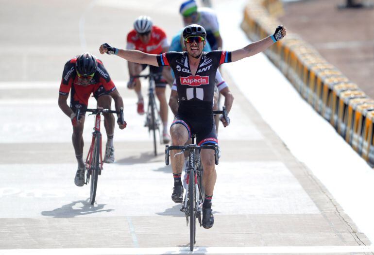 John Degenkolb celebra la victoria en la Paris-Roubaix