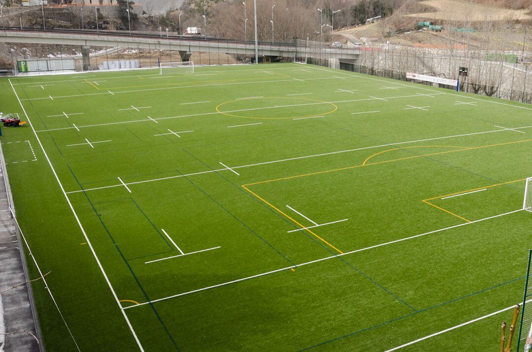 Camp de futbol de Prada de Moles, a Encamp, lloc habitual d'entrenament de l'FC Andorra.