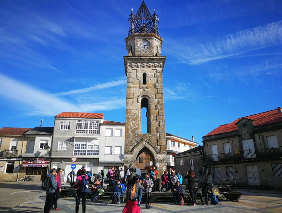 ASESOU y la Escuela Ourensana de Marcha Nórdica organizaron una marcha en cinco etapas para realizar el Camino de Santiago