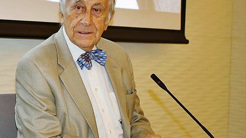 El albojense Inocencio Arias Medalla de Andalucía.