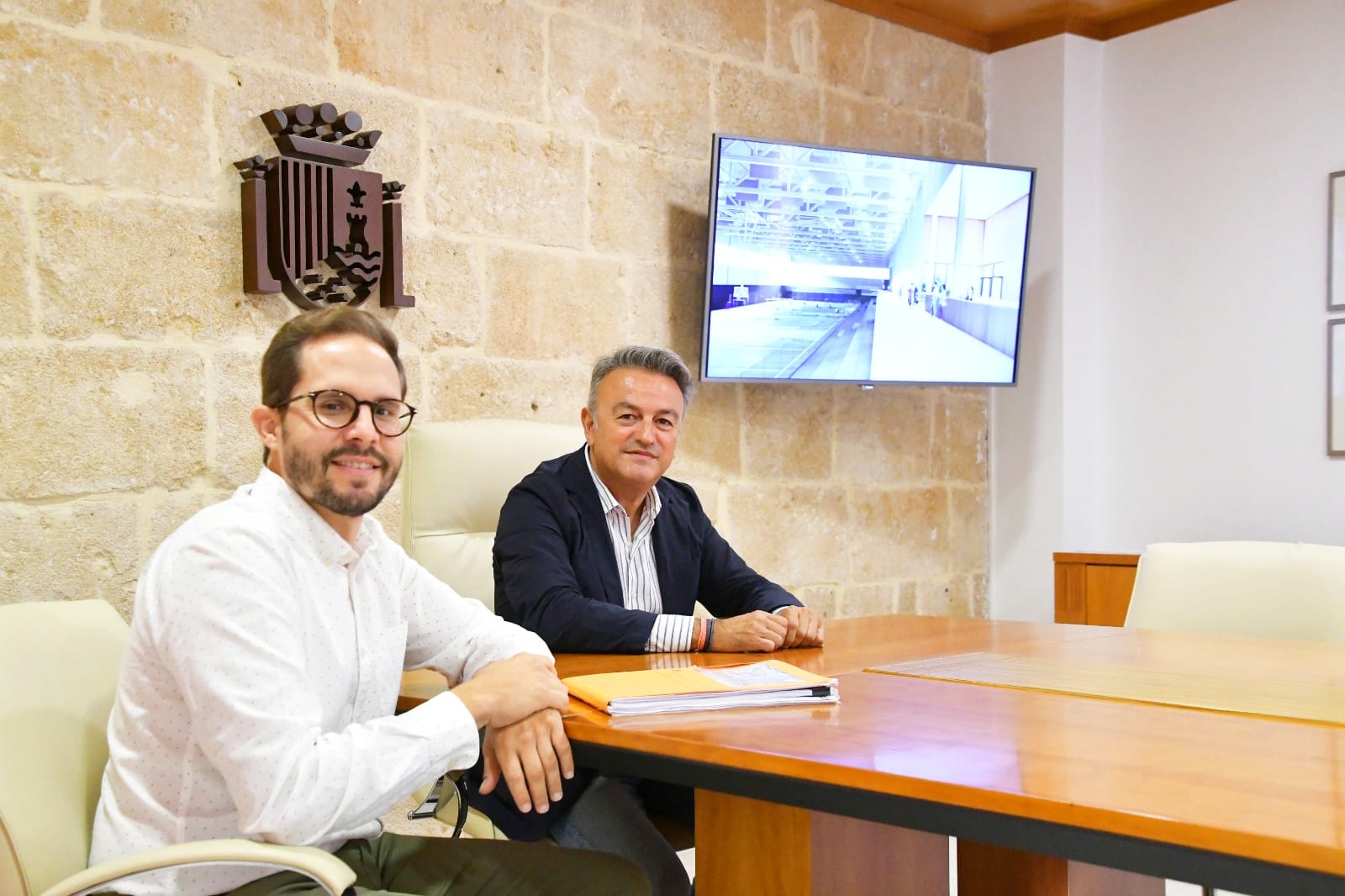 Comparecencia pública por el segundo pabellón deportivo del Freginal.