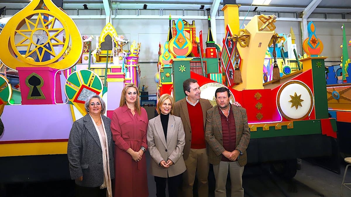 Los Reyes Magos repartirán en Jerez 57 toneladas de caramelos y juguetes durante la cabalgata