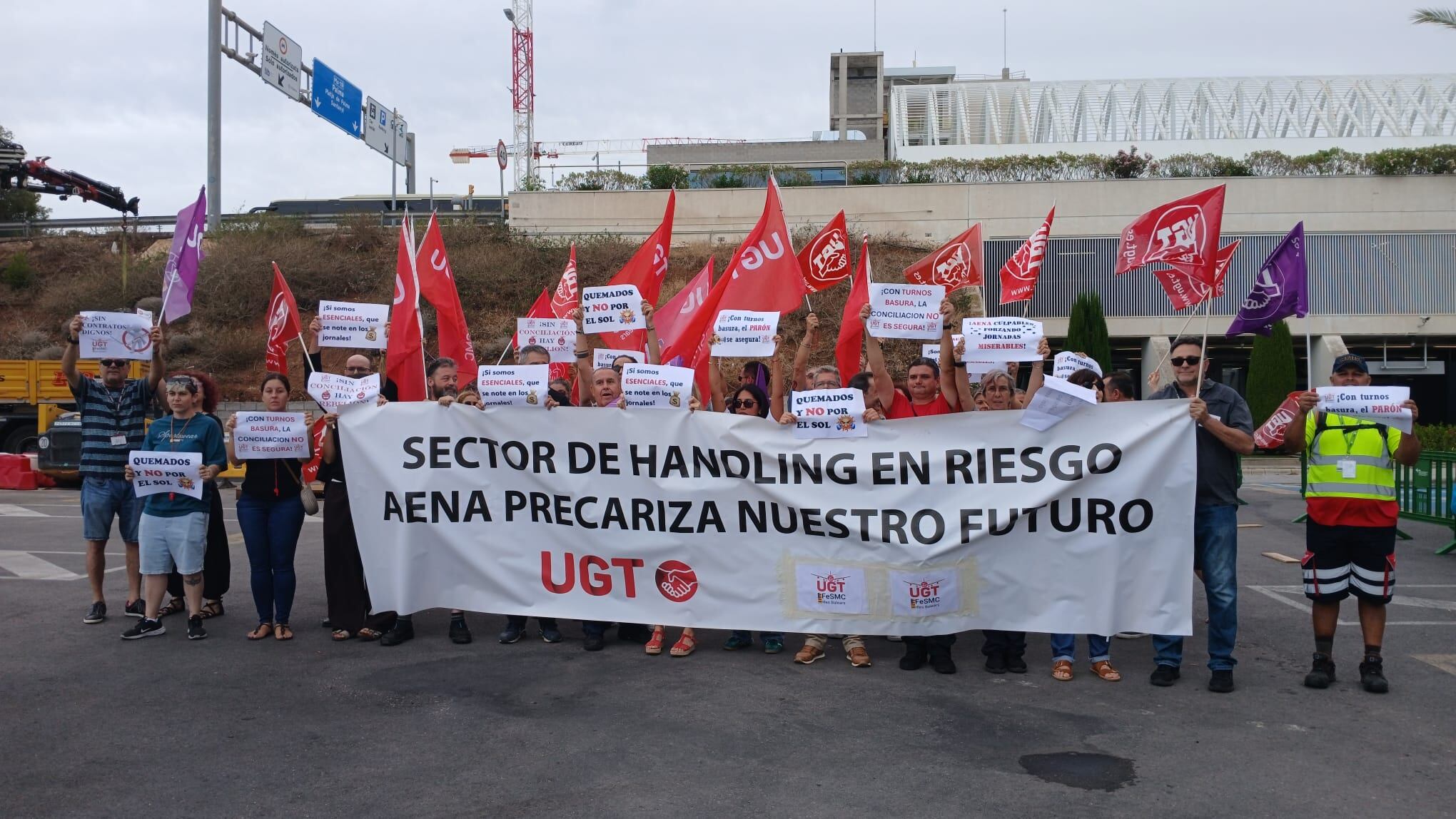 Sindicato y UGT protestan por las condiciones laborales