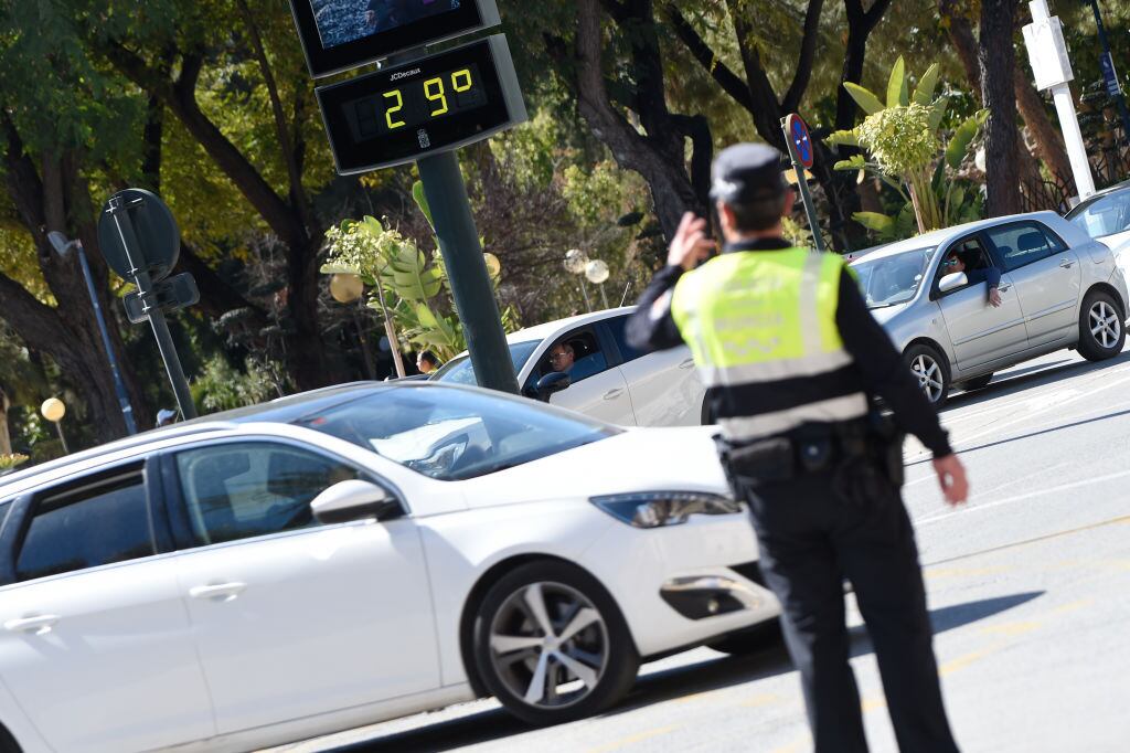 Un termómetro marca 29 grados en Murcia.