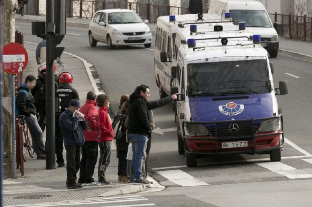 Las unidades de la Brigada Móvil de la Ertzaintza de Bilbao cuentan con más de 20 años de antigüedad