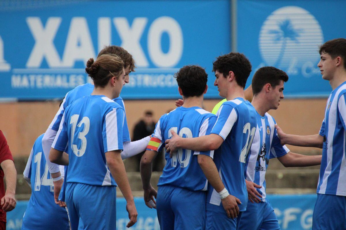 El juvenil del CF Gandia celebra un gol