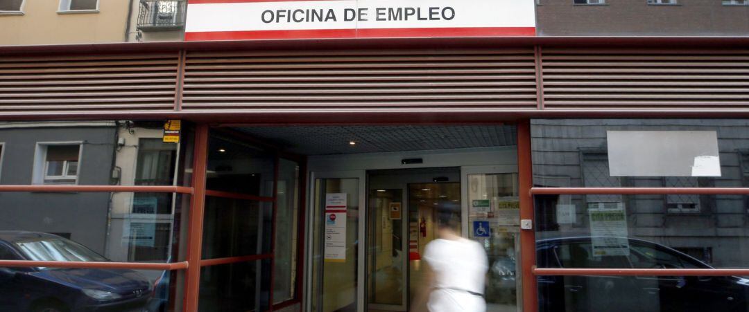 Vista exterior de una oficina de empleo