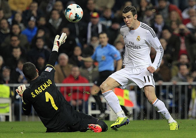 Bale bate a Asenjo y firma el primer gol del Madrid ante el Villarreal