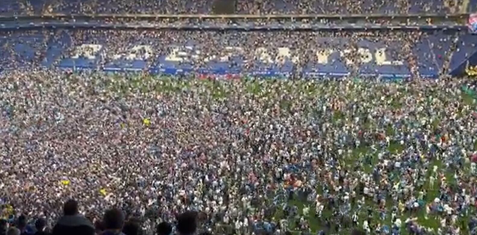 El RCDE Stadium lleno de gente celebrando la permanencia