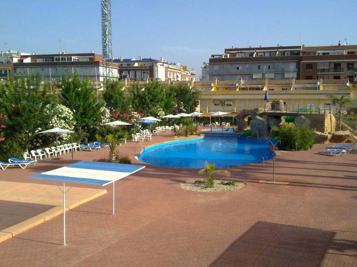 Piscina Murta de Xàtiva: "¿dónde dejo mi toalla o mi bañador mojado?"